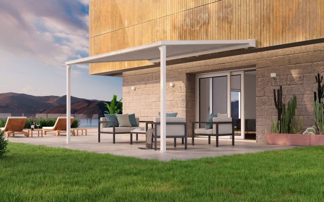 Toldo Veranda Motorizado lacado blanco con pies delanteros